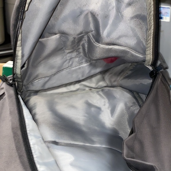 Amazon Basic grey backpack - Picture 2 of 2